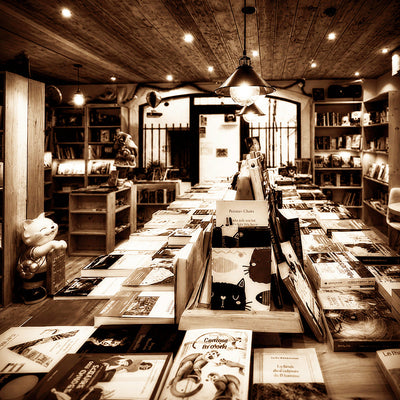 Table des nouveautés à la librairie Le Chat-Mots